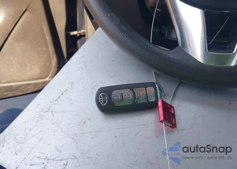 2018 Toyota Yaris Ia z USA, uszkodzony, nr VIN 3MYDLBYV0JY303616